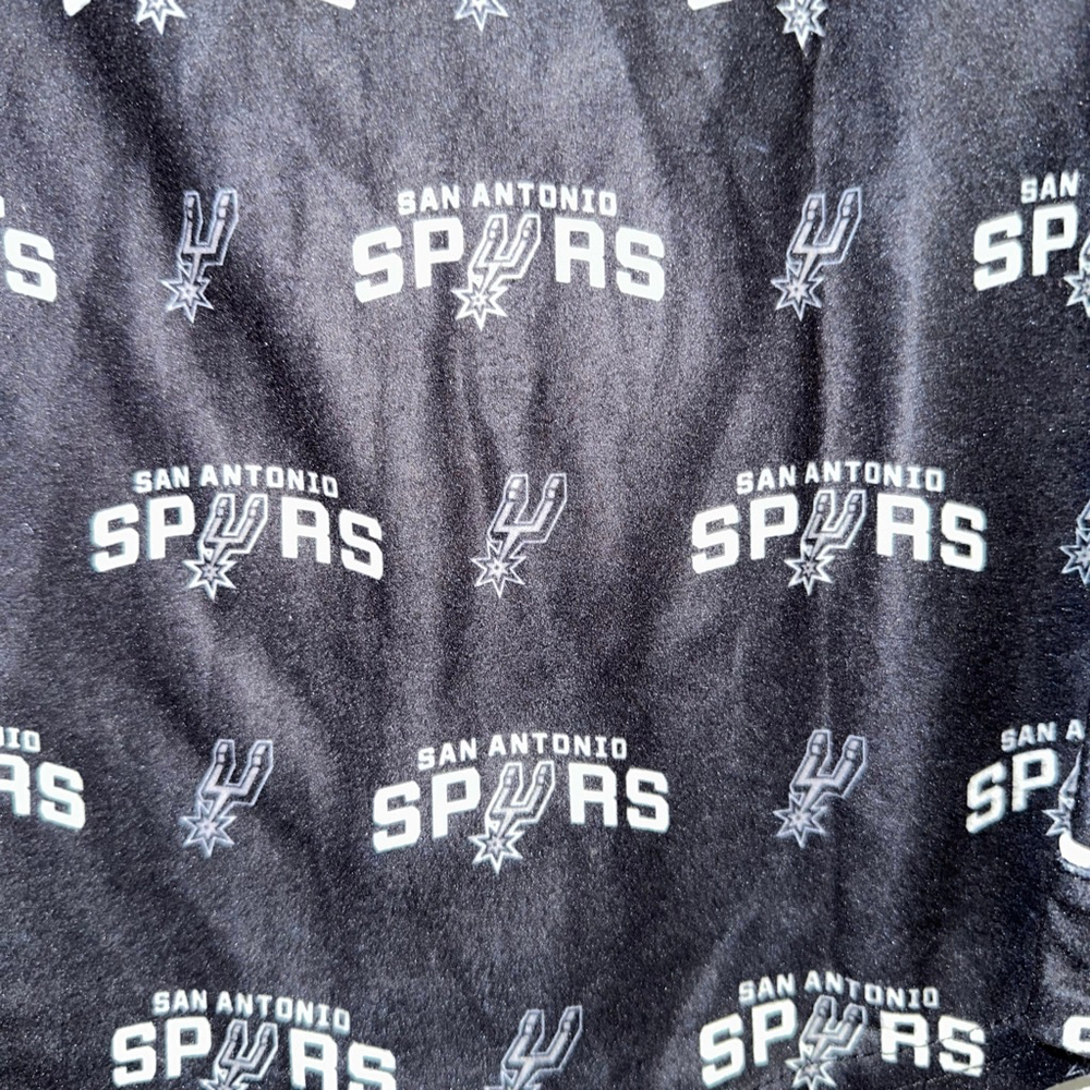 Boys Ultra Game San Antonio Spurs Pajama Set Size 4 Black 2 piece NEW NWT NBA - Picture 9 of 13